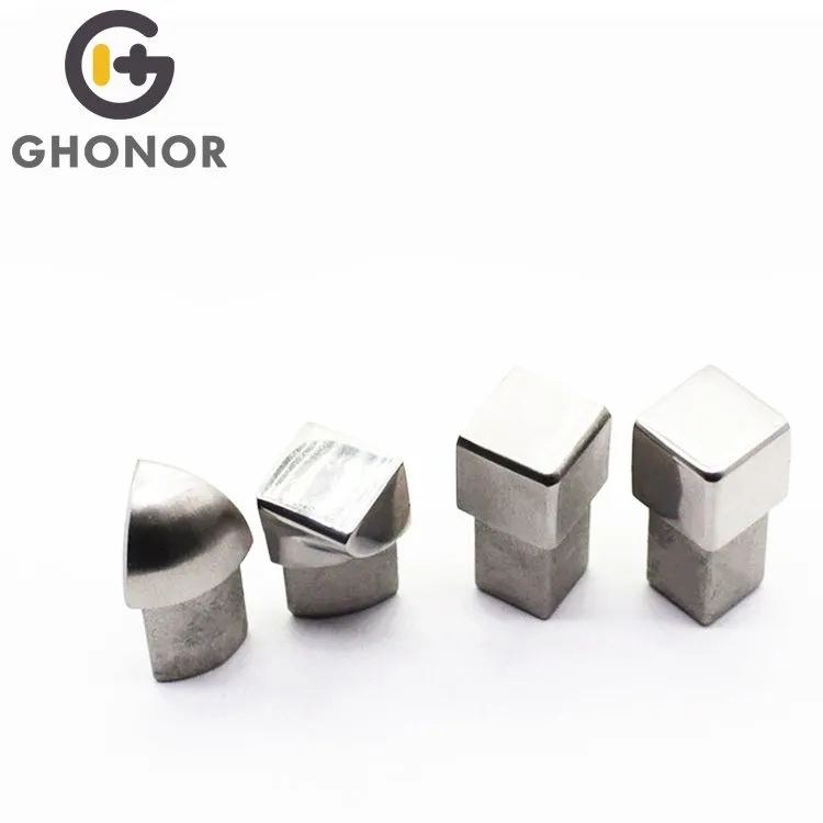 Capace de capăt cu finisaje metalice